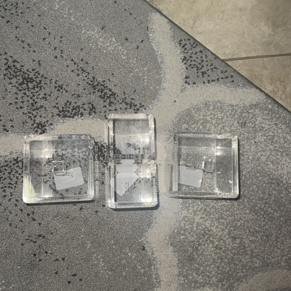 Clear Acrylic Bathroom Organizer Set - Picture 4 of 6